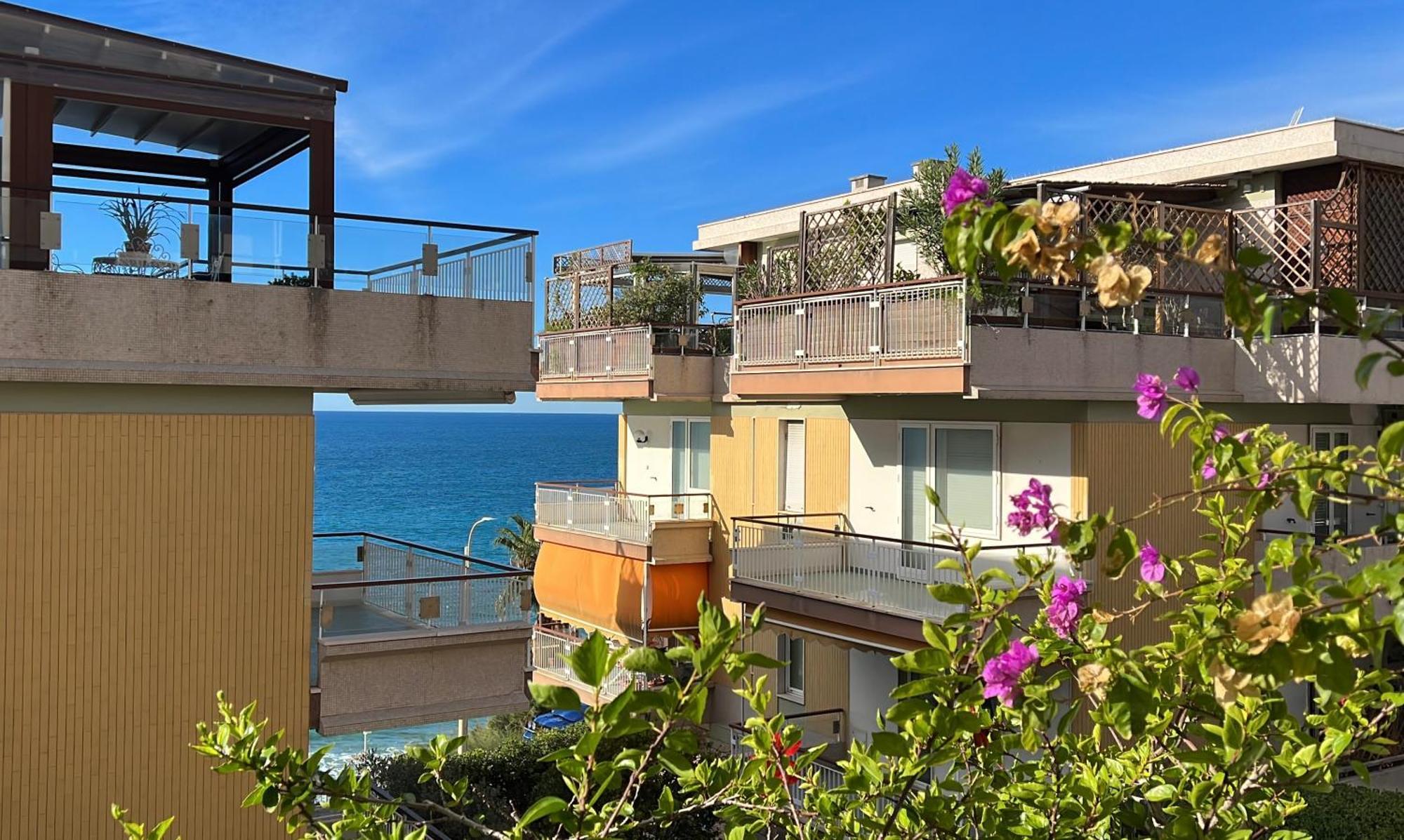 Tre Ponti Beach Apartment - Terrazzo Vista Mare Санремо Экстерьер фото
