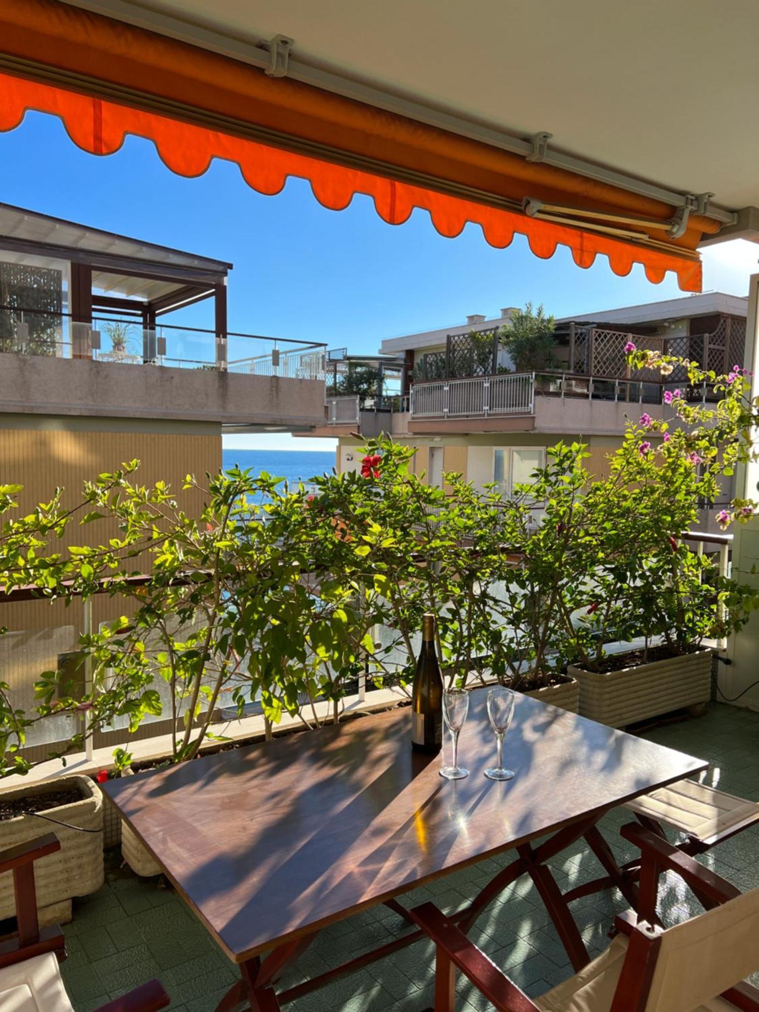 Tre Ponti Beach Apartment - Terrazzo Vista Mare Санремо Экстерьер фото